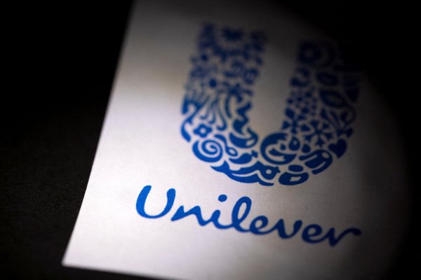 Unilever sube los precios mientras lidia con costos 'sin precedentes'