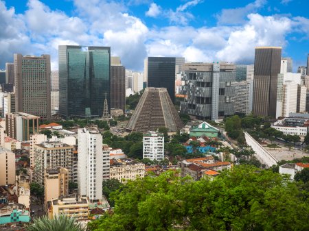 Brasil acapara recursos de fondos mutuos en Latam e inversionistas se mueven a instrumentos más conservadores