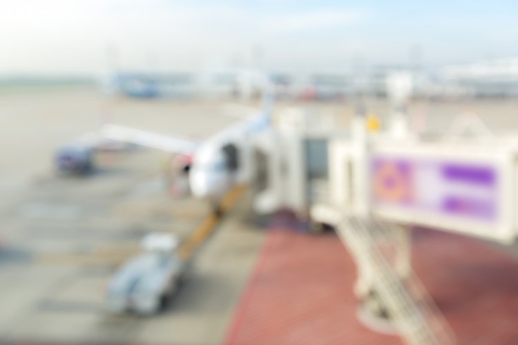 Autoridad colombiana multa a 19 aerolíneas por cláusulas abusivas