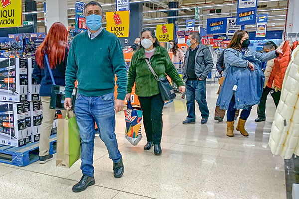Aumentan los actores del mercado que esperan una recesión de la economía chilena el próximo año