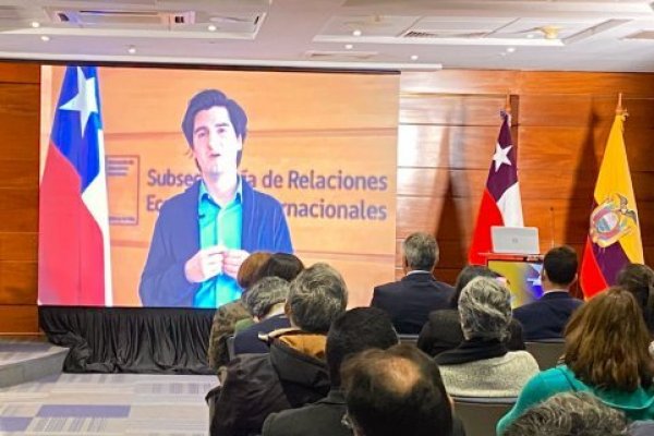 José Miguel Ahumada inauguró la presentación del Acuerdo de Integración Comercial entre Chile y Ecuador. Foto: Twitter Subrei
