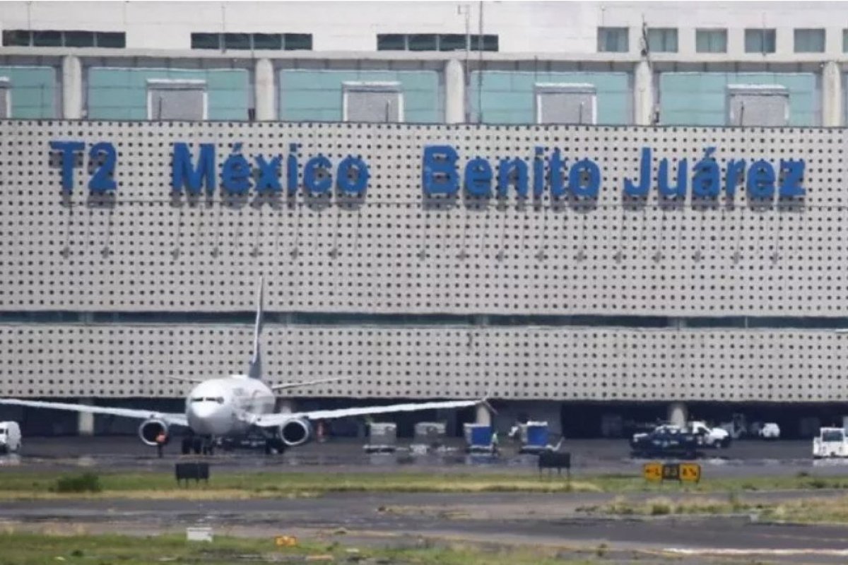 <p>Presidente López Obrador admite fallas estructurales en terminal de principal presidente de aeropuerto</p>