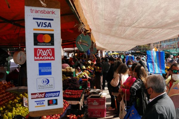 Nuevo informe del Banco Central confirma desplome en uso de cheques y baja en retiros de efectivo con tarjetas