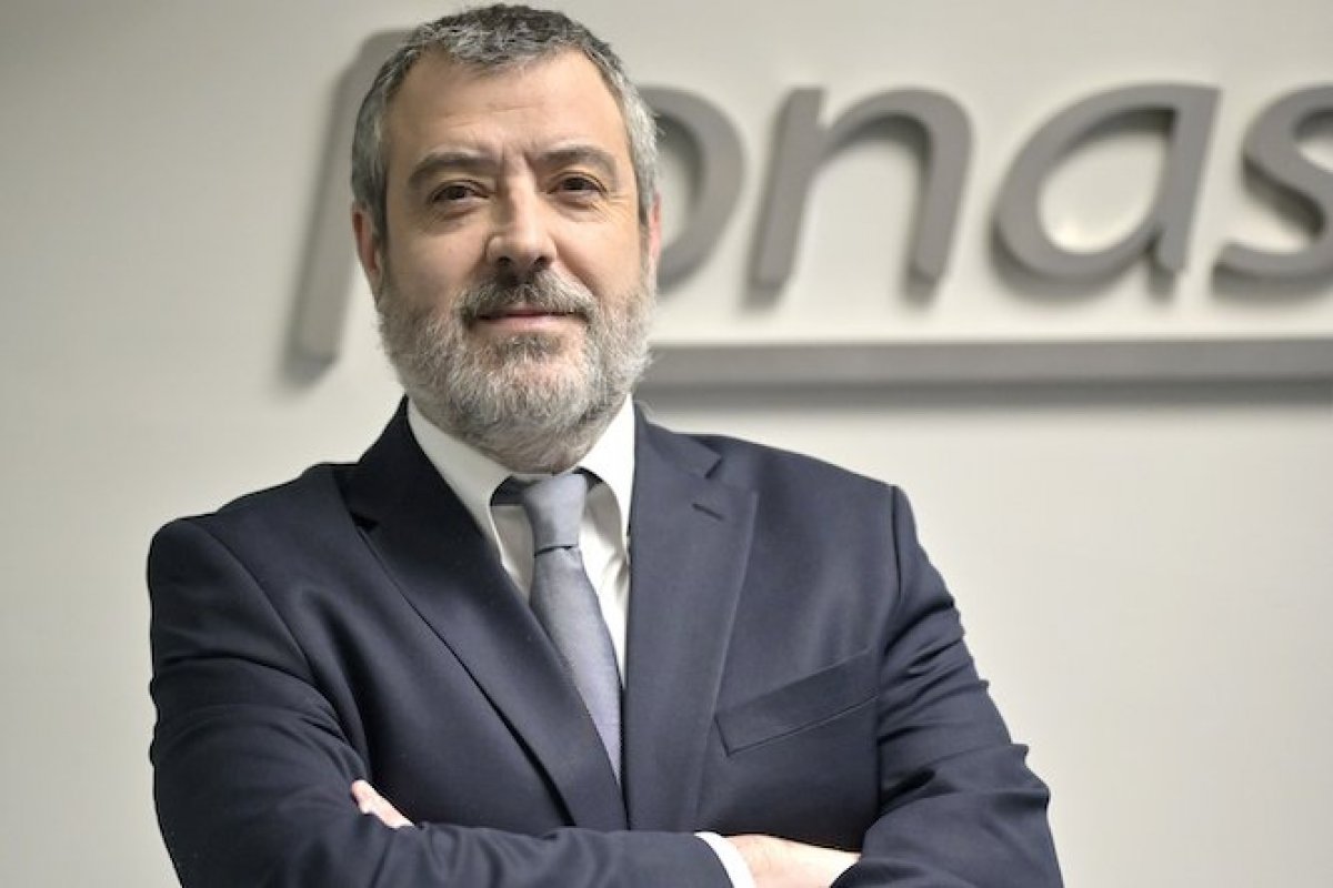 <p>Cercano a Bachelet y admirador del sistema de salud británico: el director de Fonasa tras el “copago cero”</p>