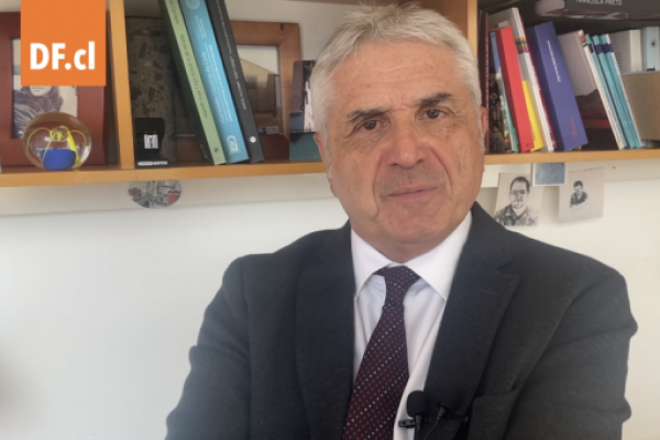 <p>Ahora en DF | Eugenio Tironi hace un llamado a ser "más indulgente" con el proceso constitucional</p>