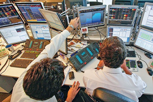 Búsqueda de (nuevos) CFO tras escalada del dólar: expertos en riesgo cambiario son los más cotizados