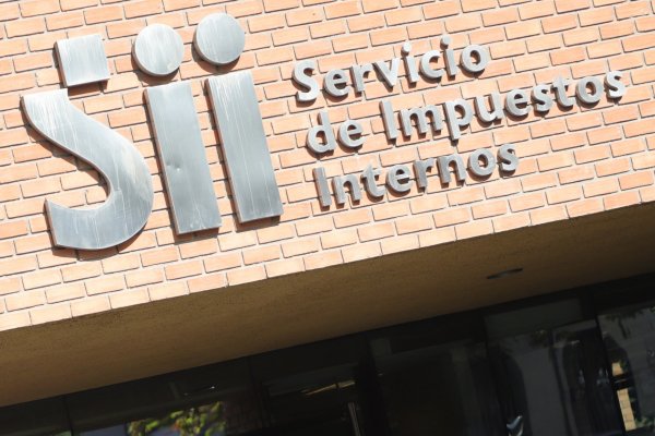 ¿Cumplimiento alto o bajo? El análisis del servicio a los niveles de riesgo tributario de los holdings
