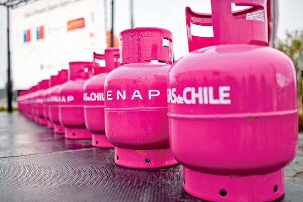 ¿Dónde está el piloto? La pugna que se desató entre ENAP y La Moneda por el gas licuado
