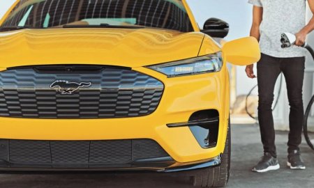 Estadounidense Ford triplicará su producción de autos eléctricos en México en 2023