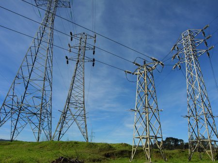 Colombiana ISA logra alza en sus resultados en medio de exigente plan de inversiones