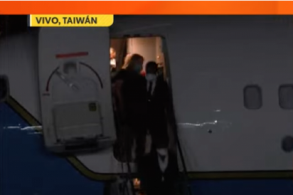 <p>Ahora en DF | Llega Nancy Pelosi a Taiwán en medio de amenazas de China</p>