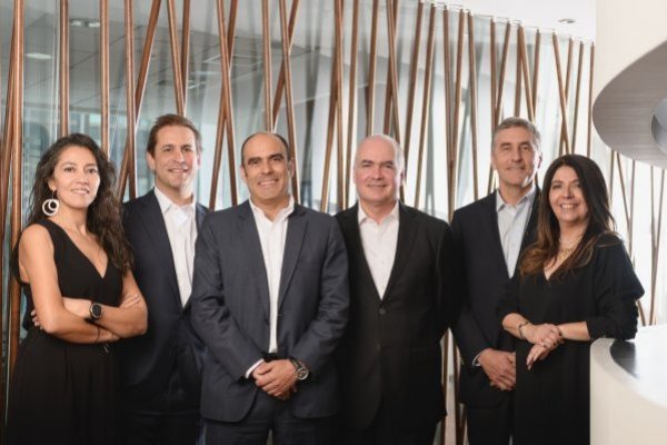 Ximena Rojas, Cristián Casanova, Daniel Nassar, Fernando Leigh, Pedro Felipe Iñiguez y Gabriela Morales.