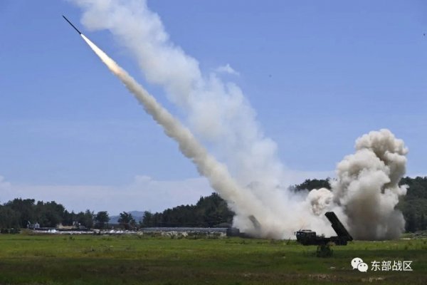 China dispara misiles cerca de Taiwán y EEUU posterga pruebas para evitar escalar tensión