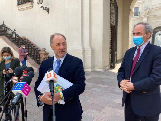 Grandes empresarios se reúnen con Siches por inseguridad en el comercio y Sutil cuestiona dichos de Jackson por toma de tierras