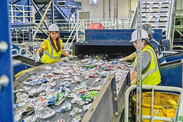 Las metas de recolección y valorización de envases y embalajes entran en vigencia en septiembre de 2023. Foto: Bloomberg