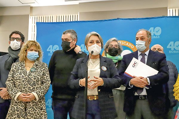 Centrales sindicales y empresarios acuerdan propuesta para avanzar en la reducción de la jornada laboral