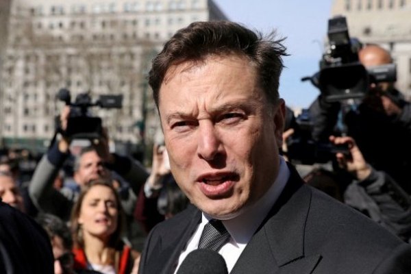 <p>Elon Musk vende US$6.900 millones en acciones de Tesla por si pierde la pelea judicial con Twitter</p>