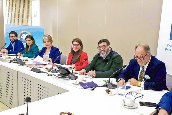 Representantes de los ministerios del Trabajo, Hacienda, Economía, la CUT y la CPC integran el consejo.