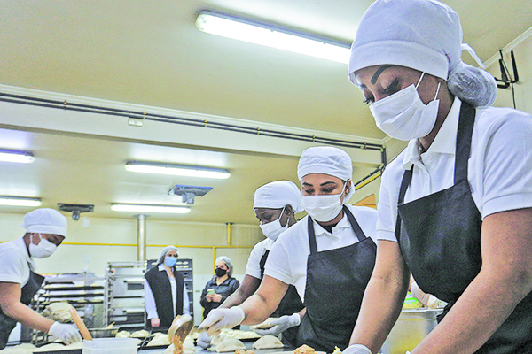 Gremios apoyan moción para elevar cuota de contratación de trabajadores migrantes en el país