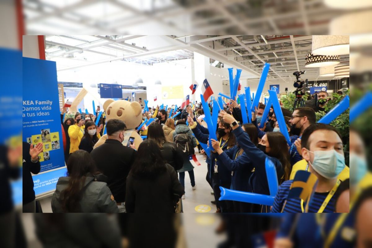 <p>El fenómeno Ikea en Chile: ¿la necesidad de un lindo mueble?</p>