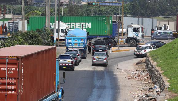 <p>Ordenanza sobre restricciones horarias golpea al transporte de carga de Perú</p>