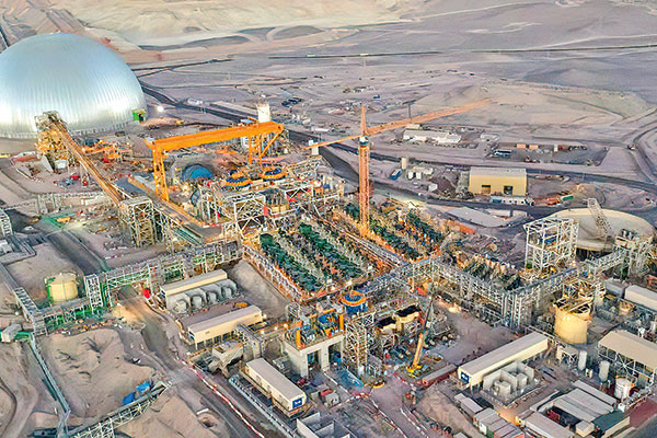 <p>Salfacorp redujo sus ganancias en 8% y prevé "que algunos sectores económicos posterguen sus inversiones"</p>