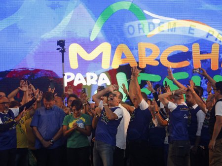 Bolsonaro confía en los cristianos evangélicos de Brasil para revivir su candidatura por la reelección