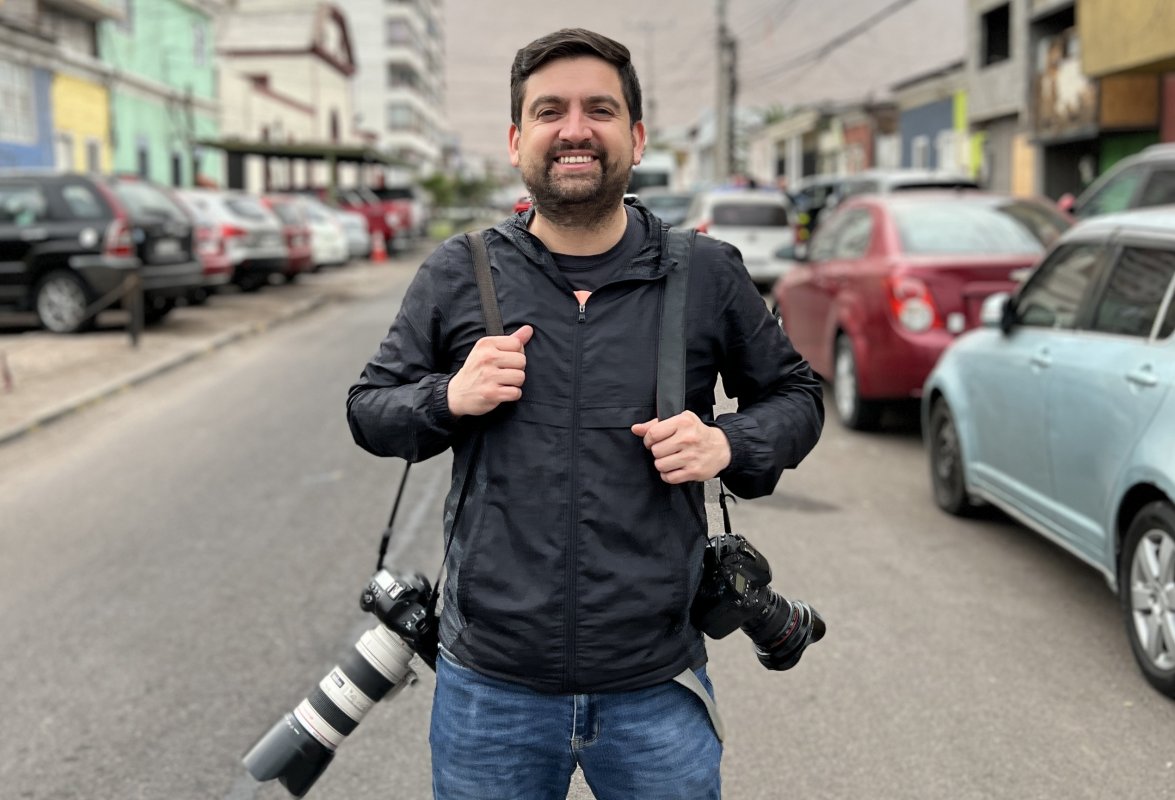 <p>El fotógrafo chileno que capturó a Olivia Newton-John</p>