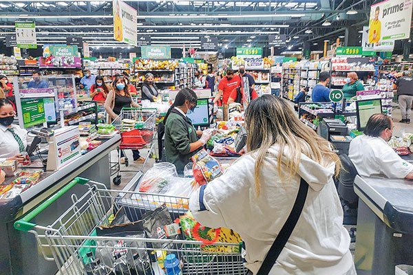 Se afianza pronóstico de recesión para 2023 y mercado pone fecha a la inflación bajo el 10%