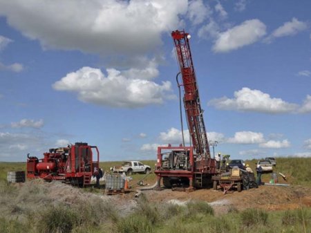 Magnate indio se enfrenta a la "Suiza" de Sudamérica por un proyecto de mineral de hierro