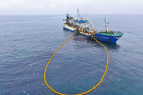 <p>Gobierno realizará diálogos regionales para elaborar nueva ley de pesca que espera presentar en marzo de 2023</p>