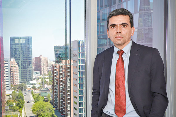 <p>El exfiscal Carlos Gajardo fichó como asesor jurídico de Chile Rural. Foto: Archivo</p>