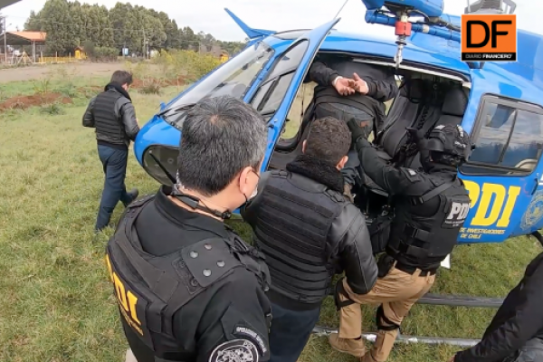 <p>Ahora en DF | Así fue el momento de la detención del líder de la CAM Héctor Llaitul</p>