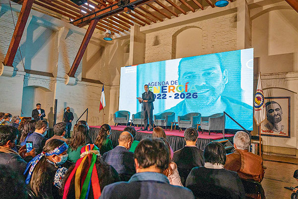 Ministro Huepe y descarbonización: “Vamos a empezar a trabajar ahora con la industria”