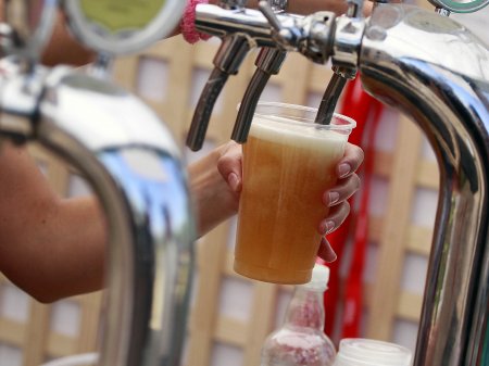 A pesar de buen semestre, incertidumbre inflacionaria mantiene en alerta a las principales cerveceras de Latinoamérica