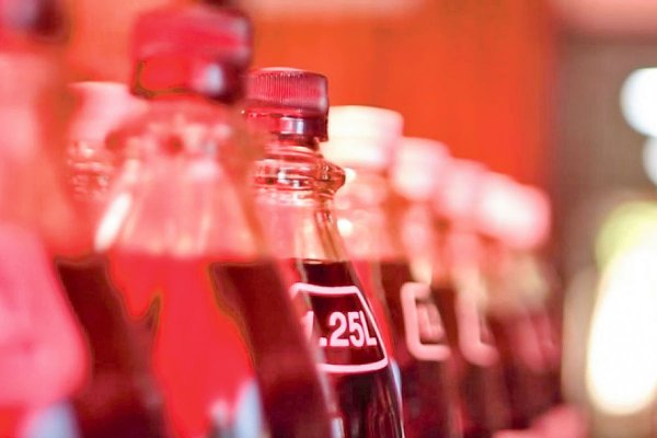 Demandan a Jumbo y Lider por no tener bebidas retornables en su canal online