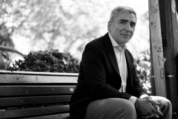 Carlos Peña y su reflexión sobre el fenómeno Ikea: “El consumo es una experiencia de liberación”