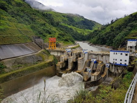 Ecuador expande su potencial eléctrico al sumar 10 proyectos por casi US$ 2.000 millones