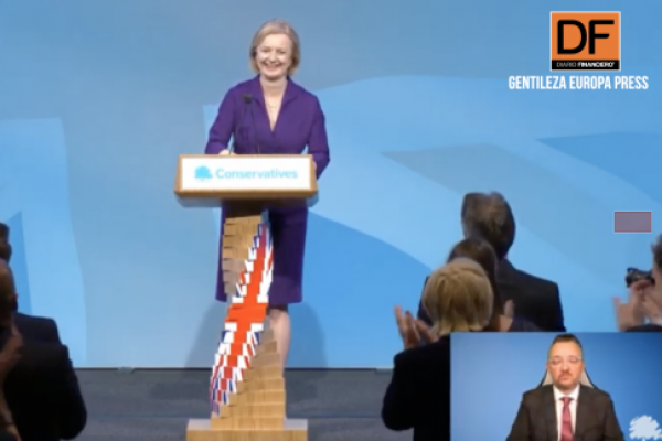 <p>Ahora en DF | Liz Truss sucederá a Boris Johnson en Downing Street: "Es un honor"</p>