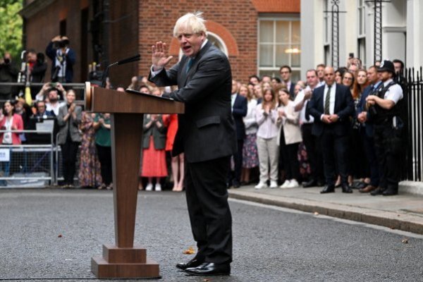 "Esto es todo, amigos", dice Johnson al despedirse como primer ministro y ser sucedido por Liz Truss