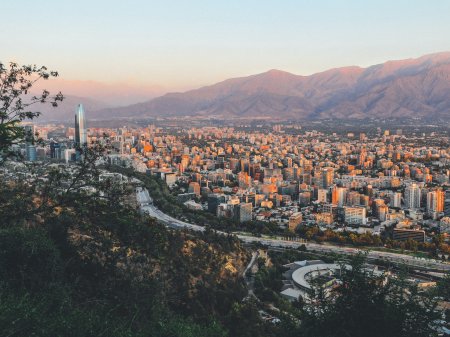 Chile aún lidera la región en ranking de derechos de propiedad, pero Uruguay avanza con fuerza