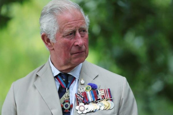 Carlos, el conflictivo heredero que finalmente se convierte en el nuevo monarca británico