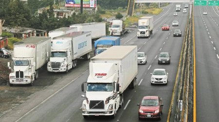 Transportistas mexicanos reportan aumento del 15% en sus costos de traslado