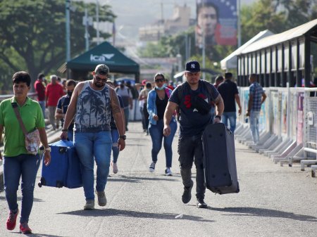 Venezuela y Colombia reanudarán vuelos y paso de transporte de carga el 26 de septiembre