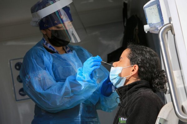 Minsal informa una disminución del 40% en casos de Covid-19 y positividad menor al 9% en la RM