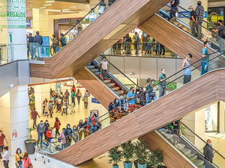 El retail chileno se preparó para las vacas flacas: enfrentará la desaceleración con una mejor situación financiera