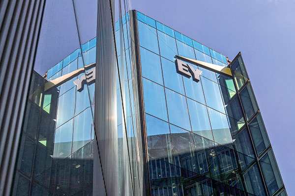 EY Chile se reúne con sus clientes para explicar proceso de división y sus 78 socios locales se aprestan a votar