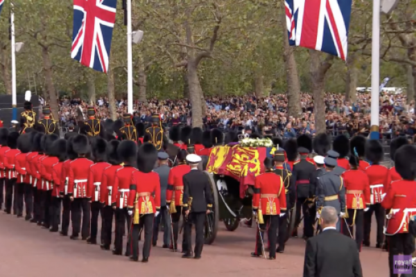 <p>Ahora en DF | Féretro de la Reina Isabel II es trasladado a Westminster</p>