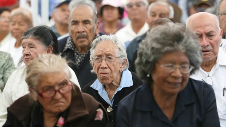 <p>Presidente Petro propone trasladar parte de las cotizaciones de fondos privados a Colpensiones</p>