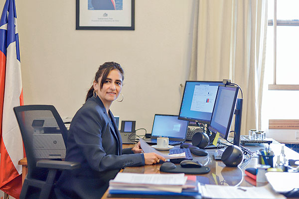 La subsecretaria de Hacienda, Claudia Sanhueza.